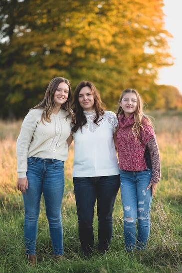 Outdoor Family Portrait Photography London ON by Devon Crowell