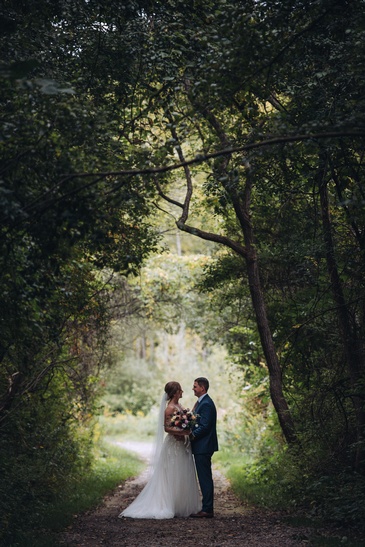 Emily & Richard - Wedding Teasers-15